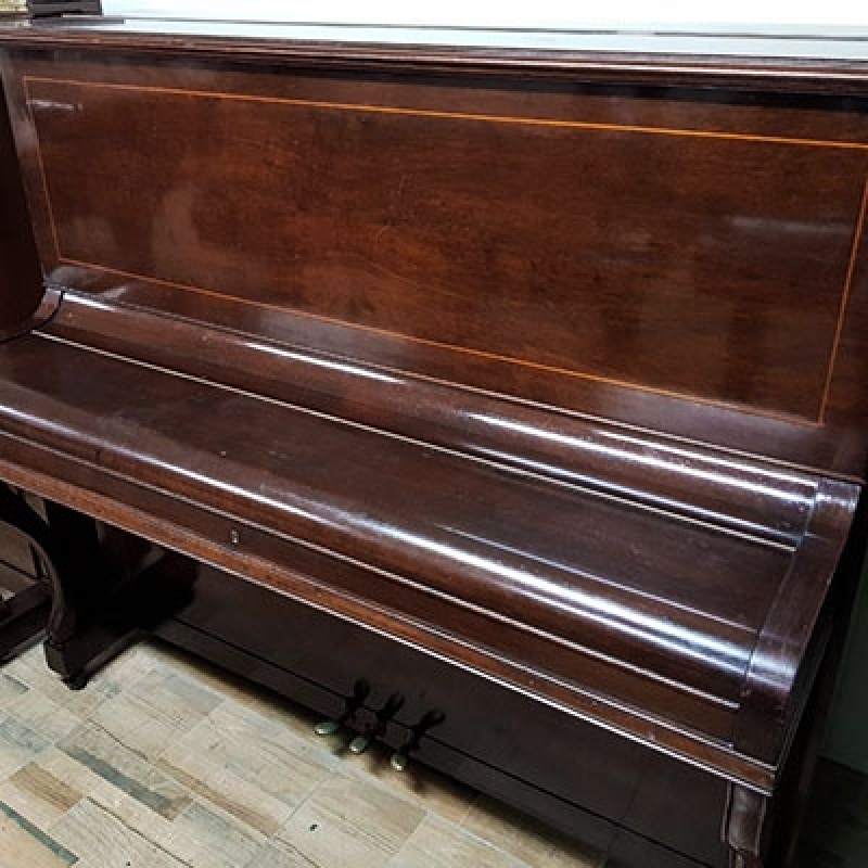 piano de madeira